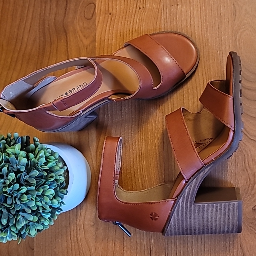 BRAND NEW LUCKY BRAND Valka Ankle Strap Leather Heeled Sandals